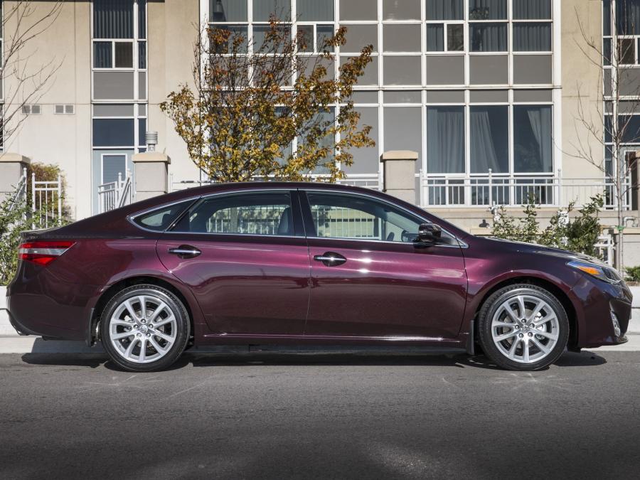  Toyota Avalon 2012 года  (фото 16 из 30)